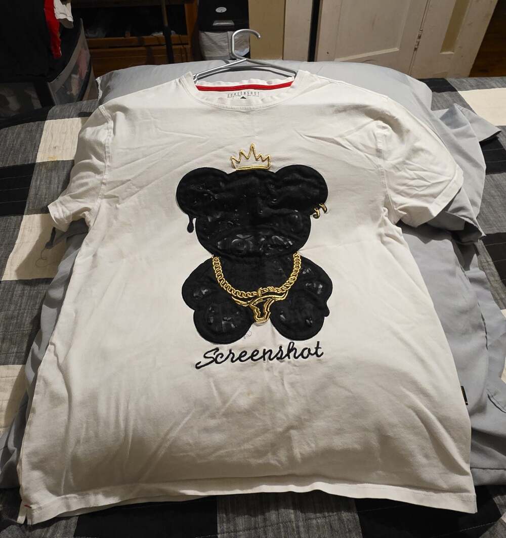 Screenshot Mens White T-Shirt Teddy Bear Gold Chain Graphic Tee Size L